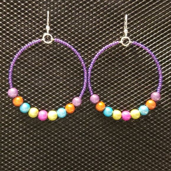Rainbow beaded hoop earrings - Picture 1 of 7
